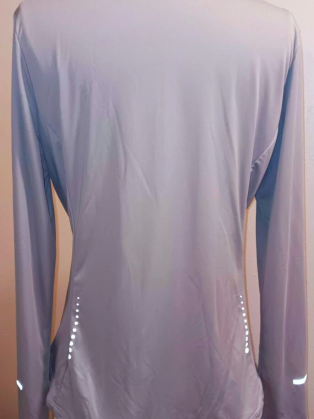 Baleaf pearl gray jogging jacket, light weight, pockets and thumb loops.